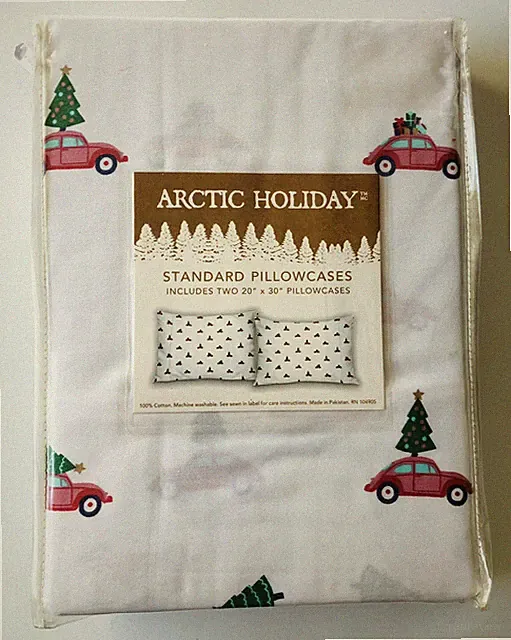 2 ARCTIC HOLIDAY STANDARD PILLOWCASES CHRISTMAS TREE CARS UNOPENED 100% Cotton