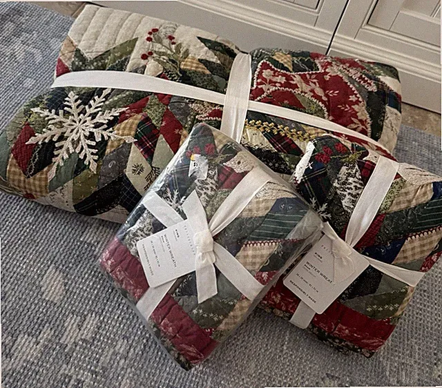 NWT 3Pc Pottery Barn ~WINTER WREATH~ KING QUILT, & 2 KING SHAMS ~CHRISTMAS TREE~