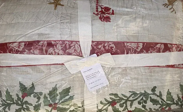 Pottery Barn Deck The Halls Christmas Tree Full/Queen Quilt - New